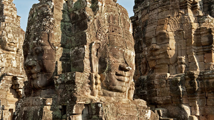 Fototapeta premium Geschichter im Bayon Tempel