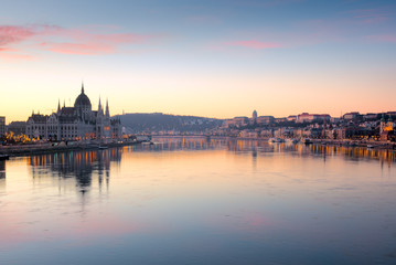 Fototapeta na wymiar Budapest at sunrise