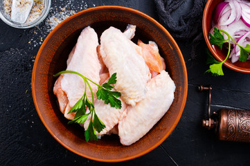 raw chicken wings