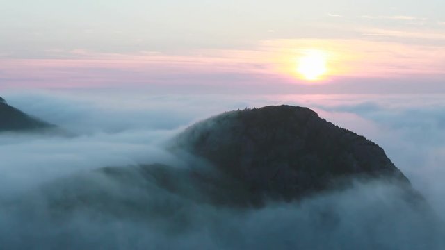 Signal Hill walking trail with fog at sunrise, St. John&rsquo;s, Newfoundland and Labrador.
