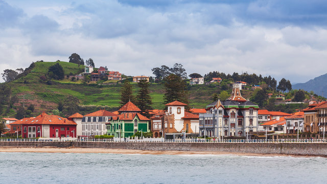 Vista de Ribadesella desde la playa