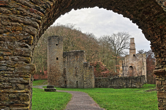Burgruine Hardenstein an der Ruhr bei Witten im Muttental