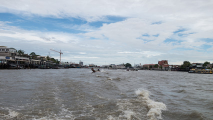 Fototapeta na wymiar View of the Chao Phraya river in Bangkok, Thailand, from a tourist boat trip