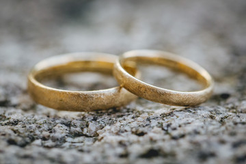 Obraz na płótnie Canvas wedding rings close up