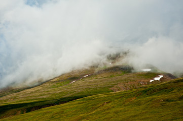 Nebel zieht ins Tal