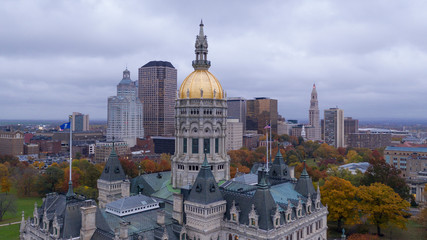 Obraz premium Hartford Connecticut Aerial View Capital Building Statehouse Downtown