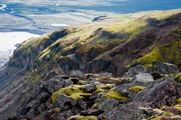 Obraz premium Abstieg von einem Berg im Skaftafell Nationalpark auf Island