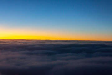 新年　朝日　日の出　霧　薄い