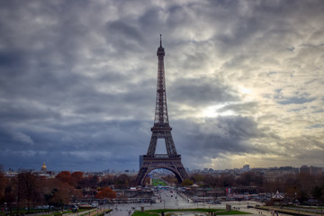 Fototapeta na wymiar Eiffel Tower on a Cloudy Autumn Day