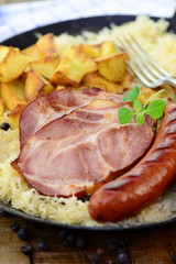 Fleisch Sauerkraut
