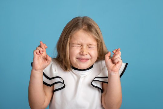 Fingers Crossed Kid Immagini - Sfoglia 4,332 foto, vettoriali e video Stock  | Adobe Stock