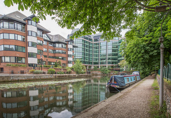 Fototapeta premium Canal boat moored in Reading
