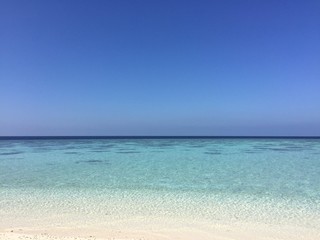 Fototapeta na wymiar Paradise water in Maldives Islands (Ari Atoll)