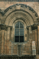 Fototapeta premium The entrance to the temple of the Holy Sepulcher in Jerusalem