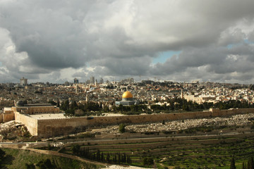 Fototapeta premium View of Jerusalem from Mount of Olives, the old city
