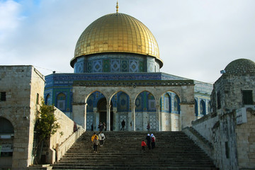 Fototapeta na wymiar Mosque of the dome of the rock in Jerusalem.