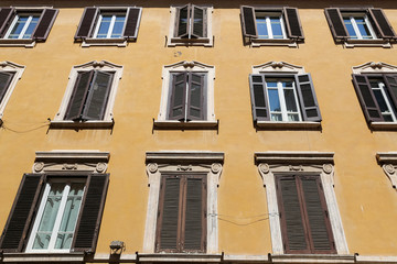 Obraz premium Facade of Building in Rome, Italy