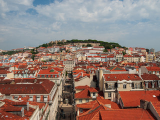 Blick über Lissabon zum Castelo de São Jorge