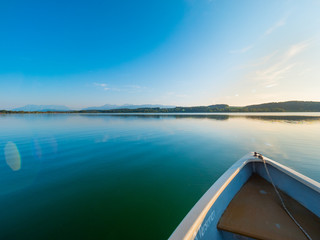 Obraz premium Boot auf dem Waginger See im Sommer