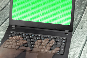 Hacker hackt einen Server 