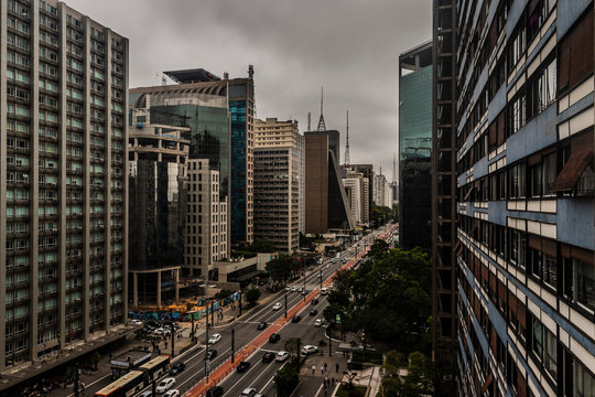 Avenida Paulista, centro financeiro e cultural de S&atilde;o Paulo, Brasil