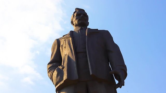 Artem Statue Time Lapse sky - Donetsk Ukraine 