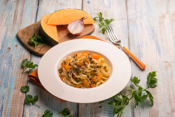 pasta with clams and pumpkin