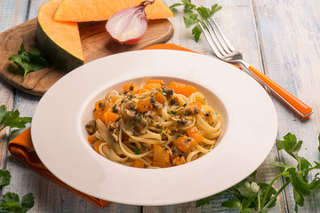 pasta with clams and pumpkin