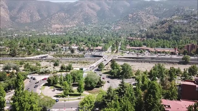 Aerial iew of a city and mountain range