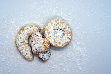 selbst gebacken plätzchen schnee und staub zucker