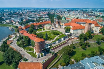 Zamek Wawel z katedrą. Kraków, zdjęcie z drona