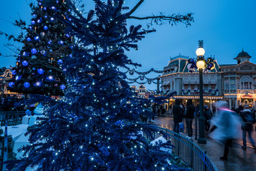 christmas tree in the city