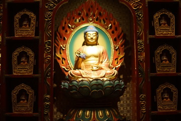 Fototapeta premium statue of virgin mary and jesus