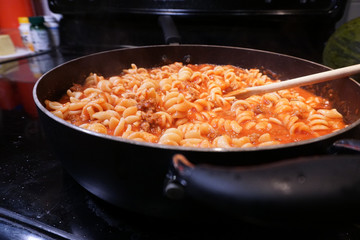 Cooking tomato sauce