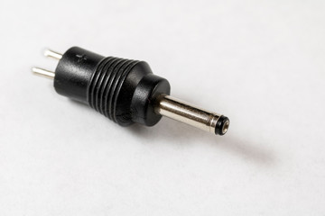 two poles ac/dc plug 3.5mm x 1.5mm type barrel (outer diam. / inner diam.)