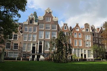 Fototapeta na wymiar Häuserfronten Amsterdam - Fachwerk Fassaden in Holland