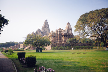 Obraz premium Hinduskie i Jainowe świątynie w Khajuraho. Madhya Pradesh, Indie.
