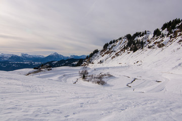 Fototapeta na wymiar Col de Joux Plane sous la neige, Haute-Savoie 
