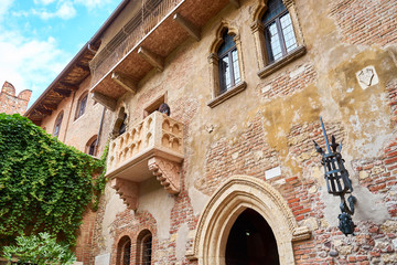 Romeo and Juliet balcony in Verona, Italy - obrazy, fototapety, plakaty