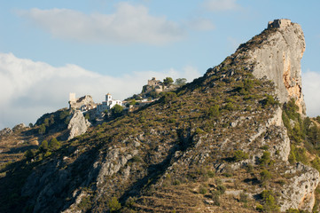 Fototapeta na wymiar Castle on top of a mighty cliff in Spain