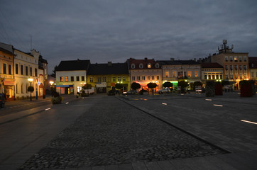 Rynek w Oświęcimiu wieczorem/The main square in Oswiecim at night, Lesser Poland, Poland - obrazy, fototapety, plakaty
