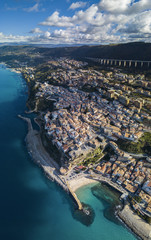 Vista aerea di Pizzo Calabro, molo, castello, Calabria, turismo Italia. Vista panoramica della...
