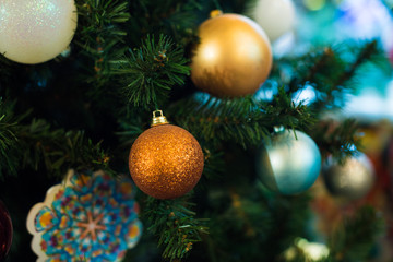 christmas tree with red balls