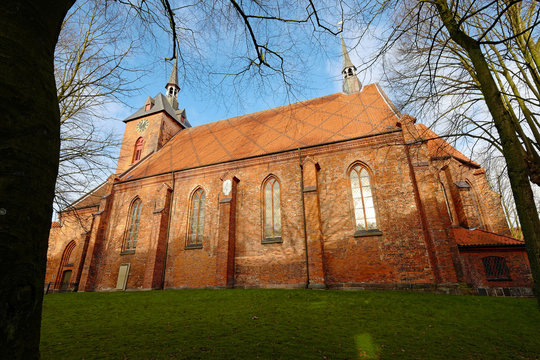 Rendsburg Marienkirche von der Seite