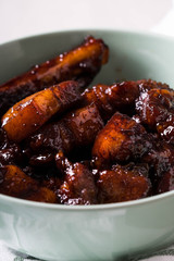 pork ribs in dark soy sauce