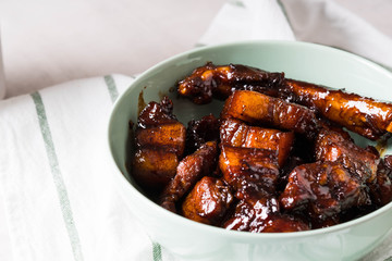 pork ribs in dark soy sauce