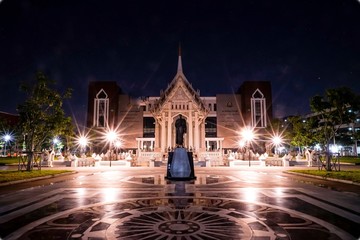 Fototapeta premium fountain at night