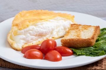 ready meal, omellete with salad, closeup