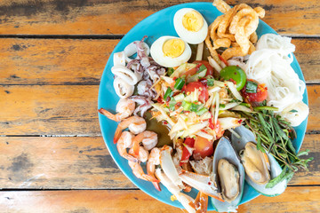 seafood papaya salad dish