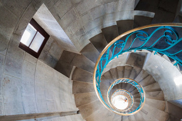 escalier de l'intérieur d'un phare